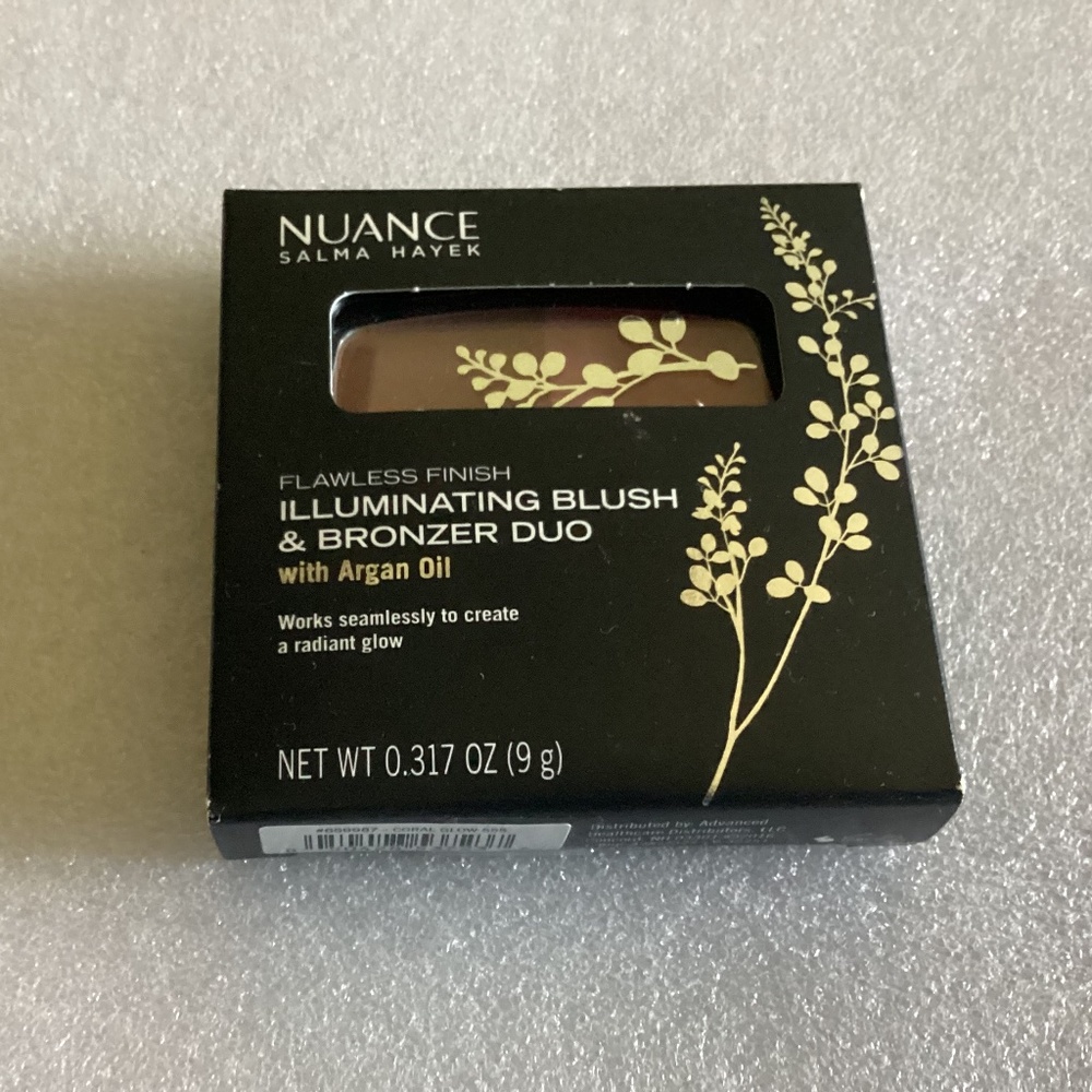 Nuance Salma Hayek Flawless Finish Illuminating Blush & Bronzer Duo for sale